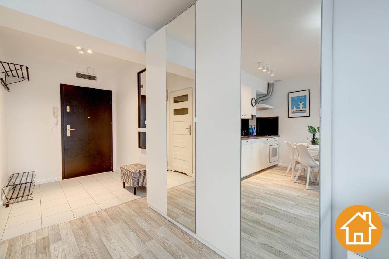 Apartament Debina Z Miejscem Parkingowym 斯维诺乌伊希切 外观 照片